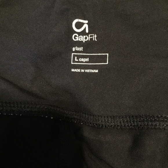 EUC Gap Fit workout Capris. - Picture 3 of 3